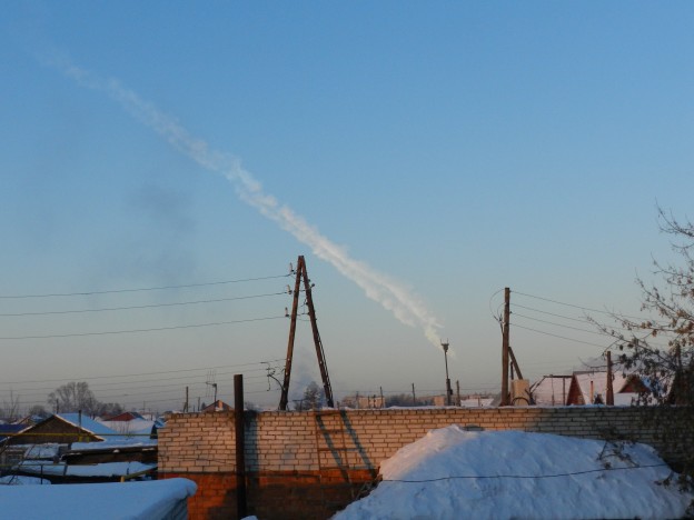 след от неопознанного объекта в небе над Курганом