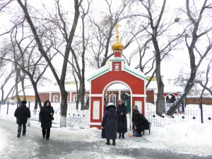 Благовещенская церковь в снегопад 